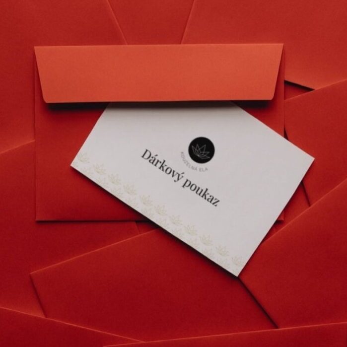 darkova-obalka-na-voucher-cervena