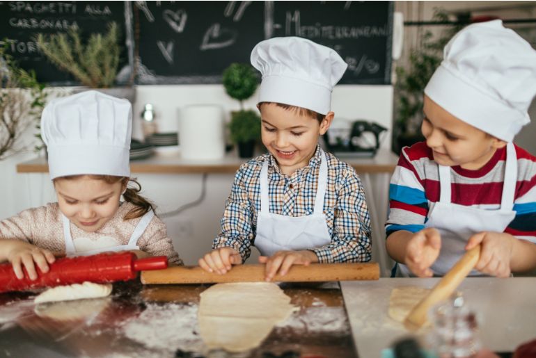 deti kuchti vari na den deti