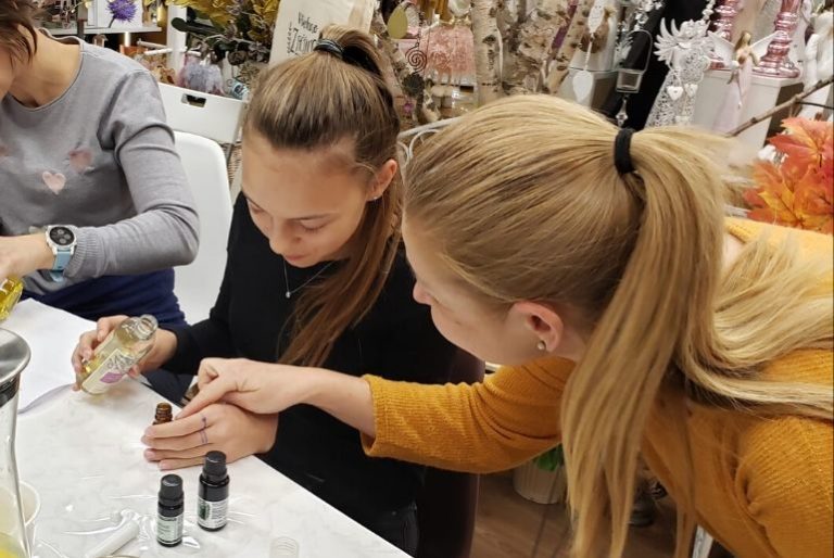 Kurz- vyroby-vlastniho-parfemu