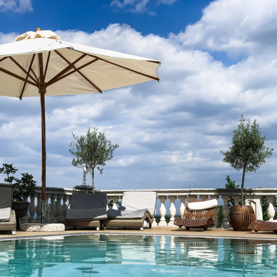 Venkovní bazén Café Fara